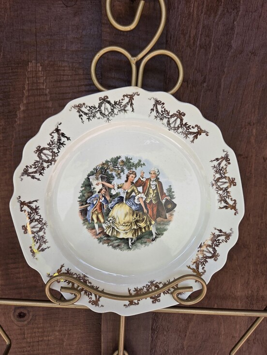 Vintage Other - Victorian Or Colonial People Vintage Dinner Plate 9 1/2"